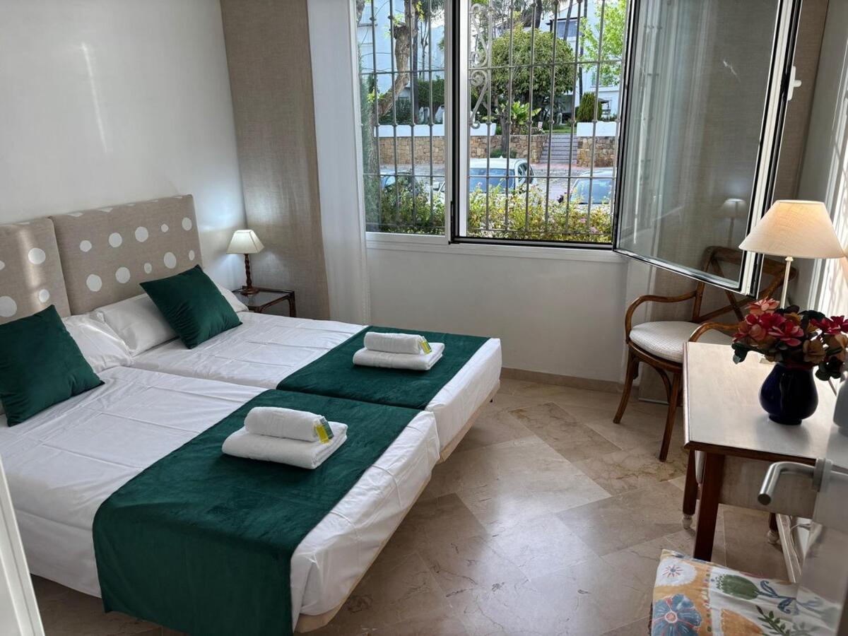 Evans Realty Bv A Pie De Playa & Piscina & Terraza Appartement Estepona