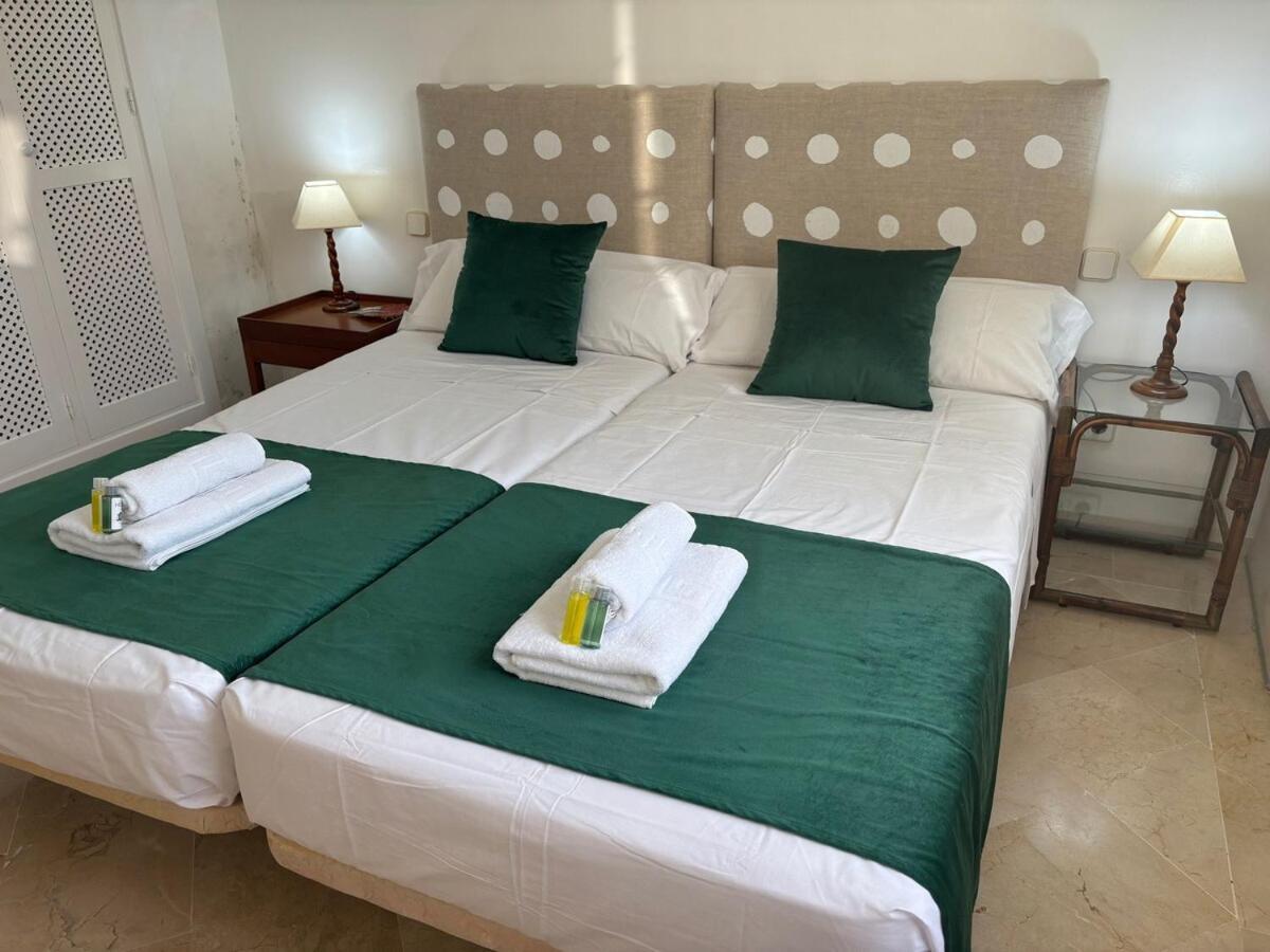 Evans Realty Bv A Pie De Playa & Piscina & Terraza Estepona