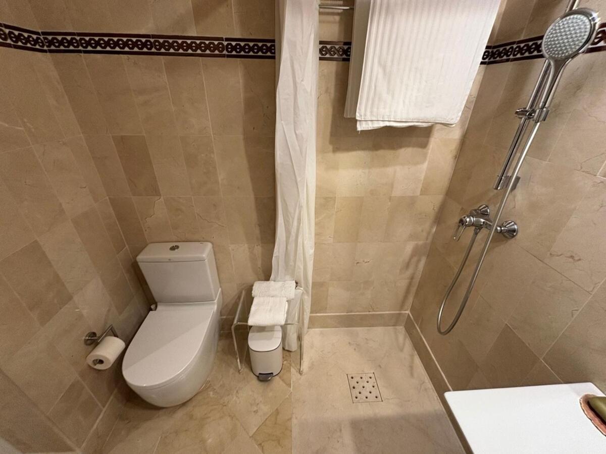 Evans Realty Bv A Pie De Playa & Piscina & Terraza