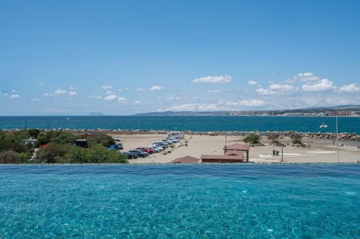 Luxury Front Line Ikkil Bay Apartment Estepona