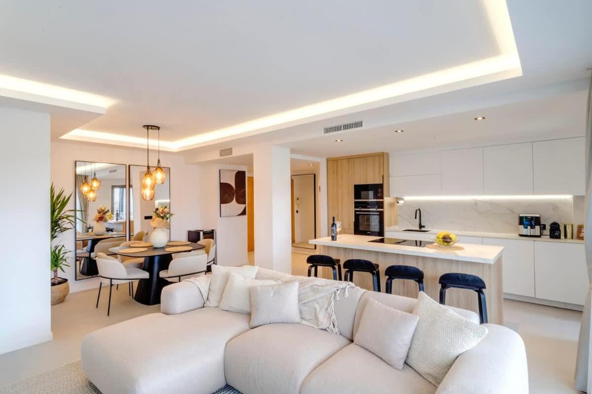 Conde Nest Flat With Wouw Views