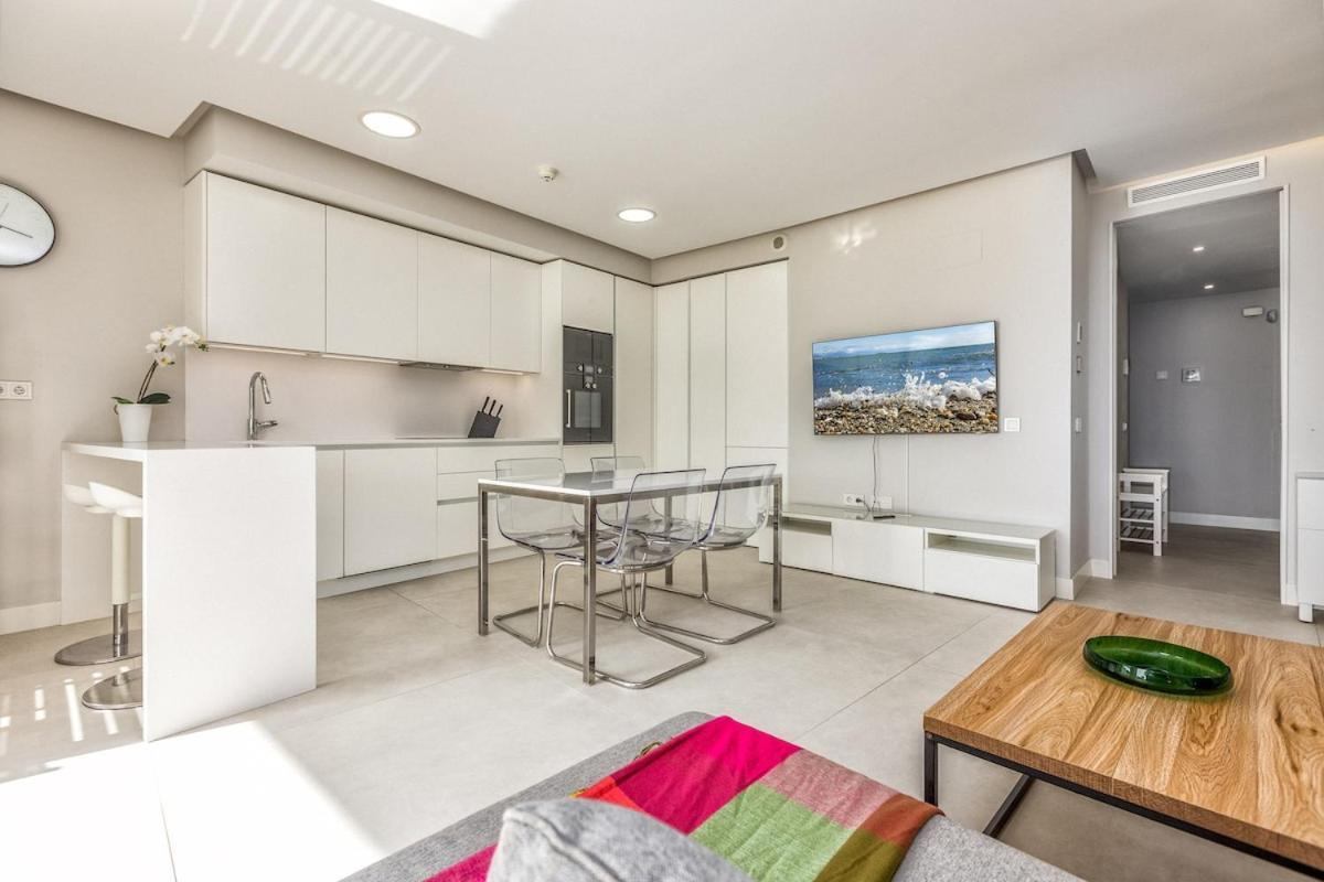 Apartment Front Line In The Edge With Sea Views Estepona