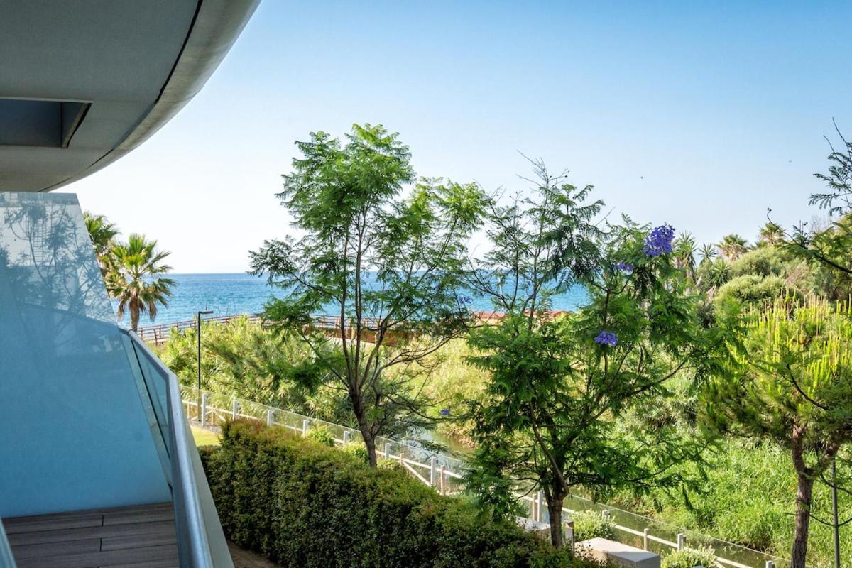 Apartment Front Line In The Edge With Sea Views *
