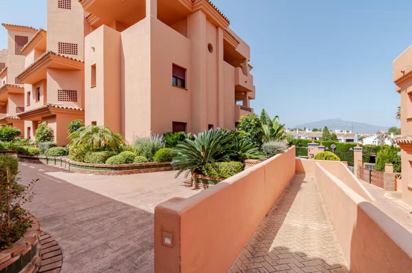 To Home&royal Marbella Apartment Estepona
