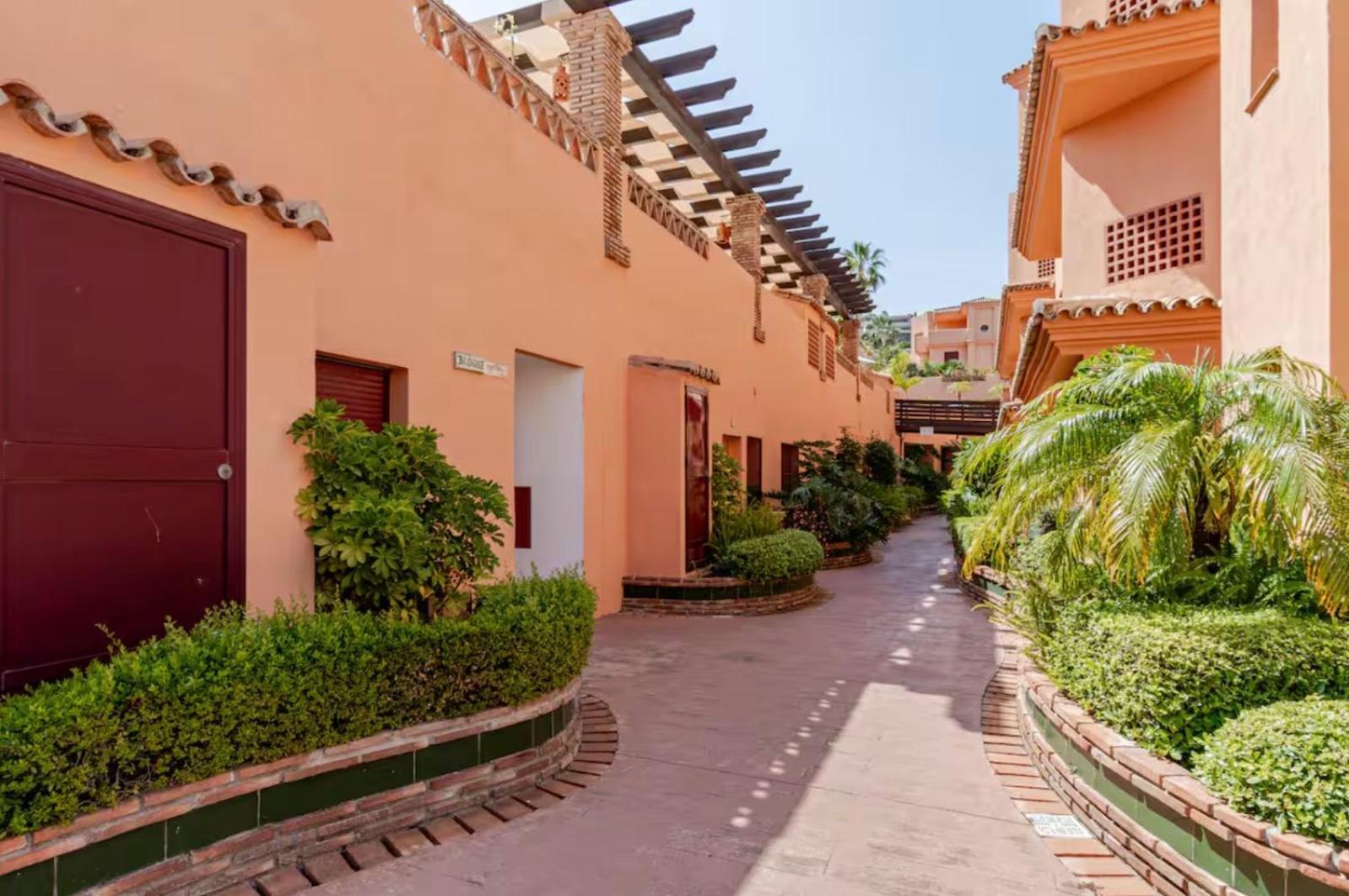 To Home&royal Marbella Estepona