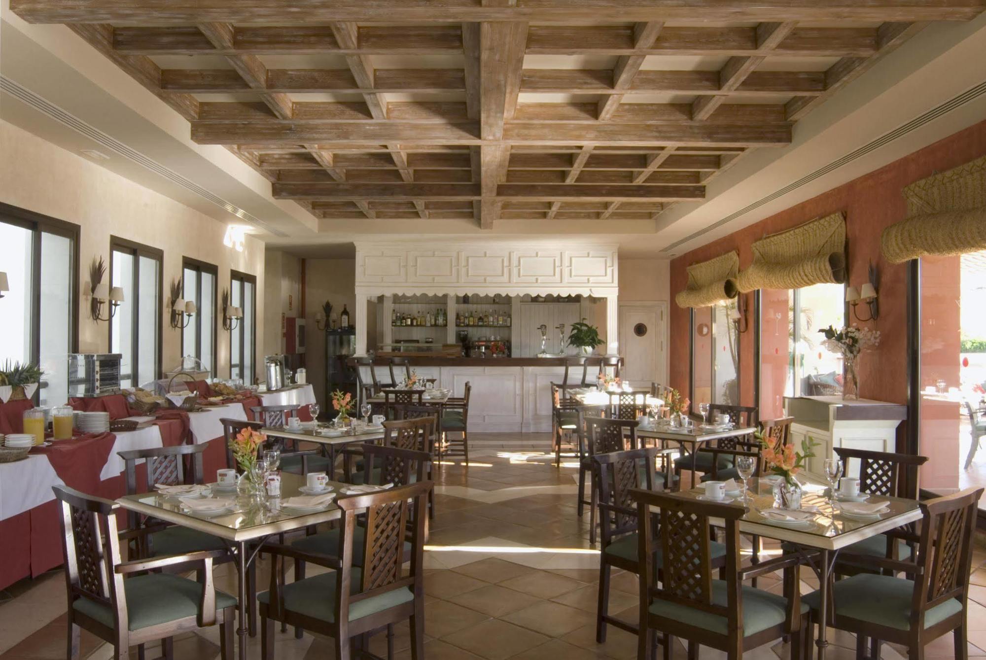 Albayt & Aparthotel 3*
