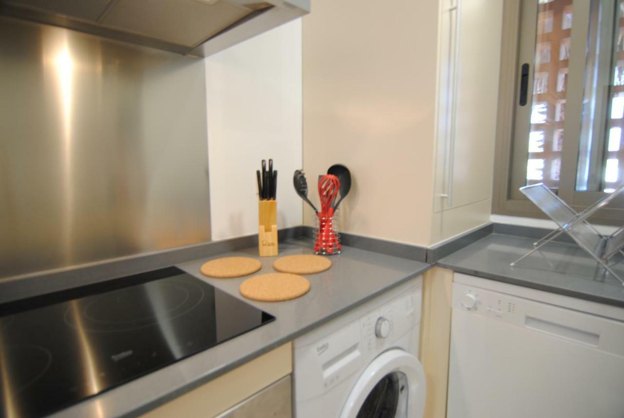 Apartment Style 2 Bedroom In The New Golden Mile Free Wifi & Parking *