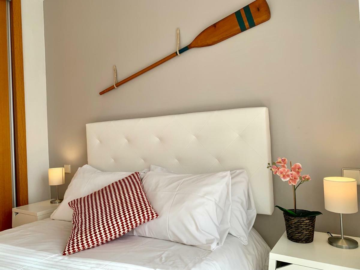Apartment Style 2 Bedroom In The New Golden Mile Free Wifi & Parking
