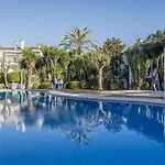 Hb - Comfortable Beachfront Holiday Apartment