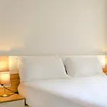 Estepona Marina With Sea Views, Pool And Parking