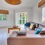 Contemporaly Huge Riyad