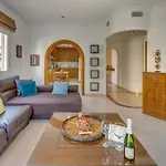 Contemporaly Huge Riyad