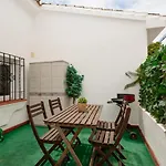 Refurbished 2-Bed Apartment In El Paraiso Alto