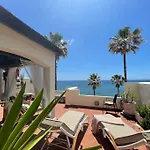 Spectacular Views At Beachfront Townhouse Rdr318