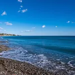 Charming Apartment Paraiso Beach