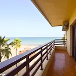 Excelente Piso Sobre El Mar Con Garaje