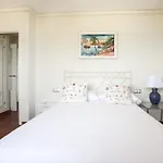 Excelente Piso Sobre El Mar Con Garaje