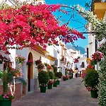 Modern Apartment In The Heart Of Estepona - 500 Meters From The Beach