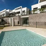 Precioso Apartamento En Vanians Garden