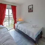 3 Bedroom Cozy Home In Malaga