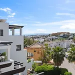 Modern Duplex Penthouse In Gated Complex Rdr487