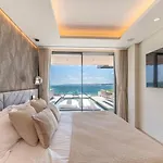 Luxury Front Line Beach Apartment Ikkil Bay
