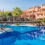 Hacienda Del Sol Deluxe Beachside