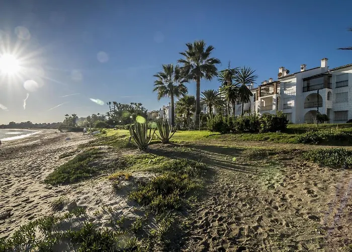 Hb - Comfortable Beachfront Holiday Apartment