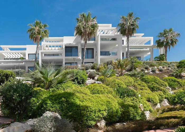 Panoramic Views And Large Garden In Atalaya Hills