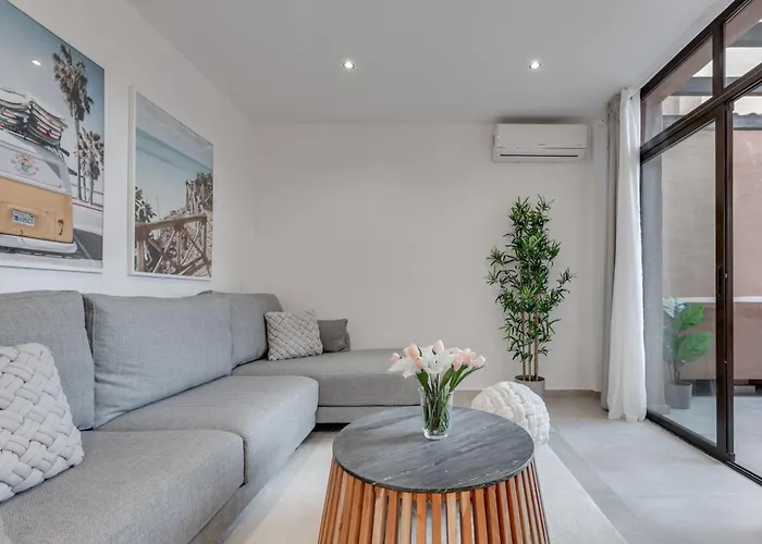 Charming Apartment Paraiso Beach