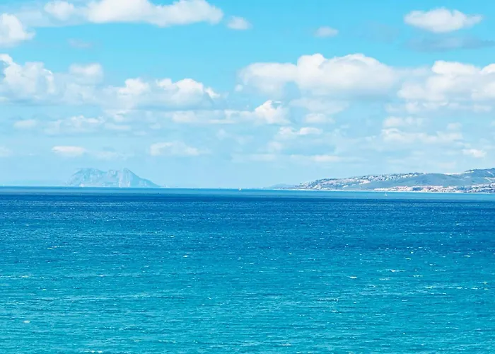 Atico Con Vistas Al Mar En Playa Del Cristo Estepona