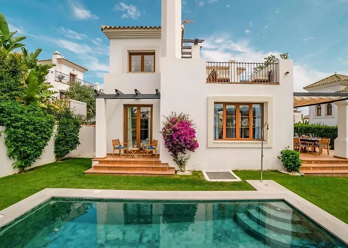 Villa Con Piscina Climatizada Y Vistas Al Golf