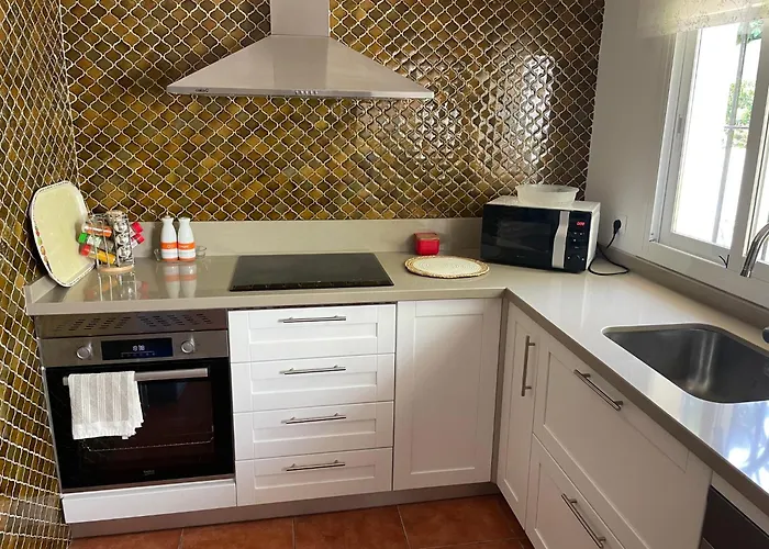 Estepona Beach Suites 3. Urb. Arena Beach 9