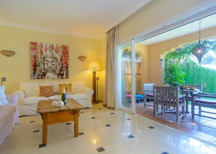First Line Townhouse Venalmar
