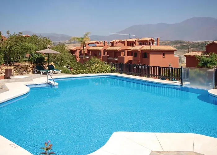 Beautiful Apartment In Estepona With 3 Bedrooms, Outdoor Swimming Pool And Swimming Pool