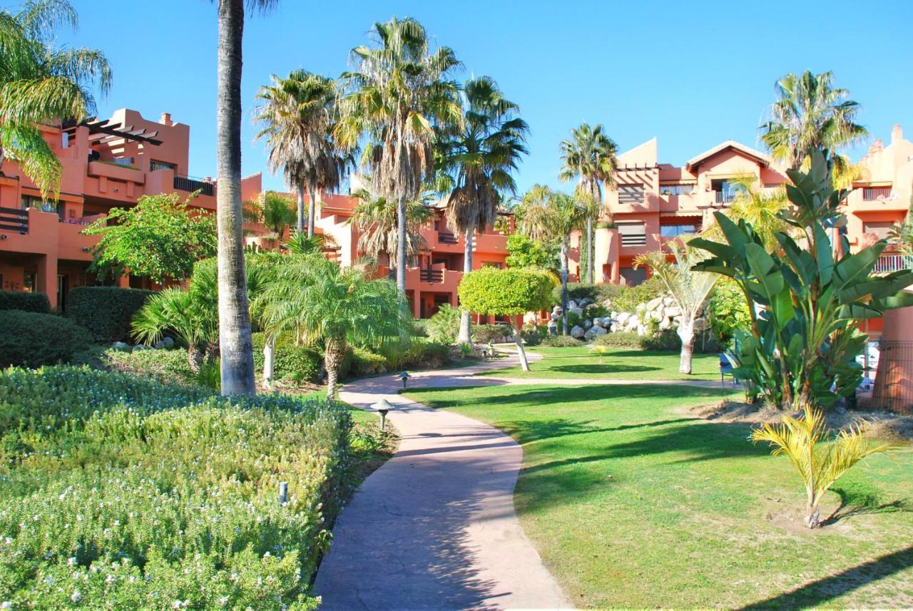 Excellent Holiday With Pool View Apartment *