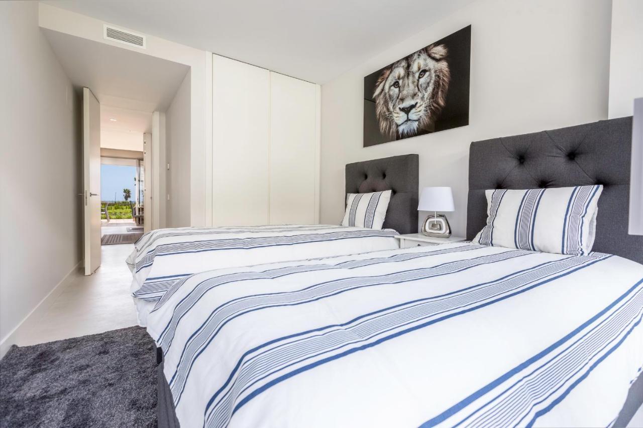 The Edge Front Line Luxury And Apartamento Estepona