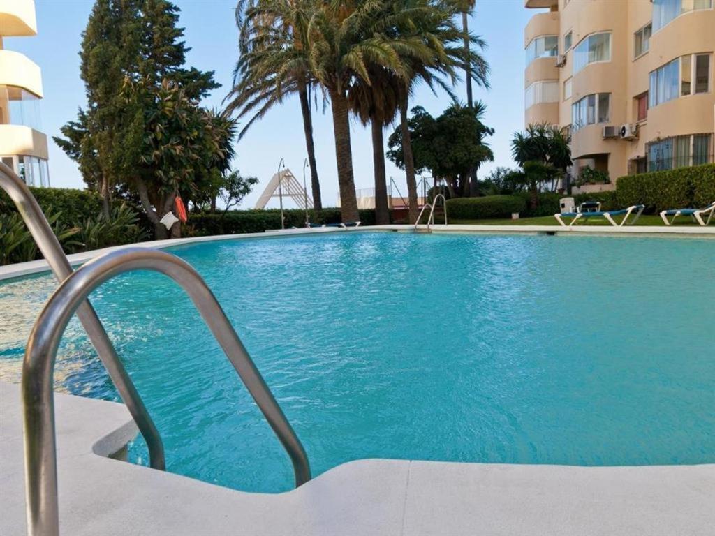 London * Estepona