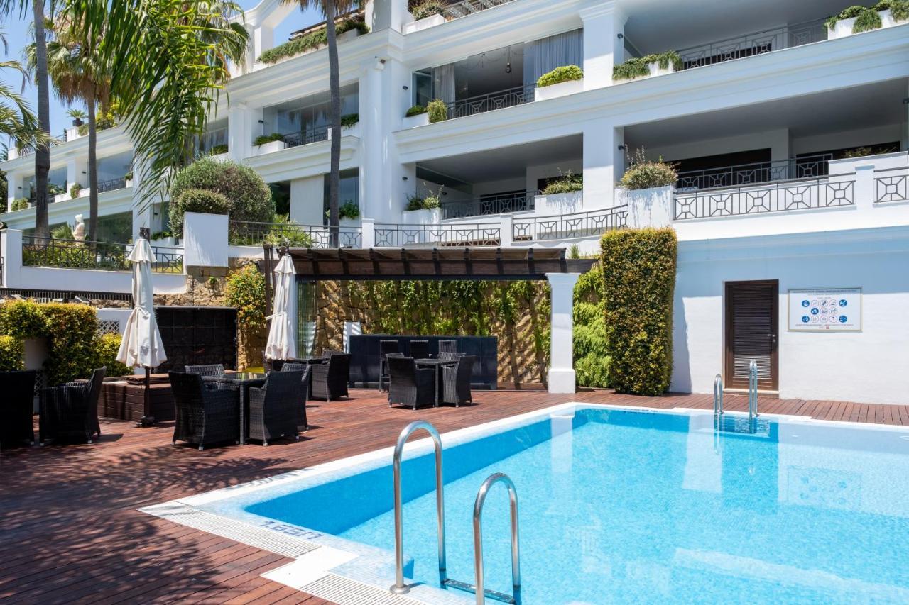Frontline Ground Floor With Private Garden, Doncella Beach. Estepona