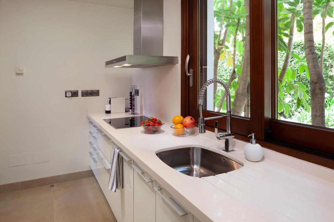 Frontline Ground Floor With Private Garden, Doncella Beach. Apartment *