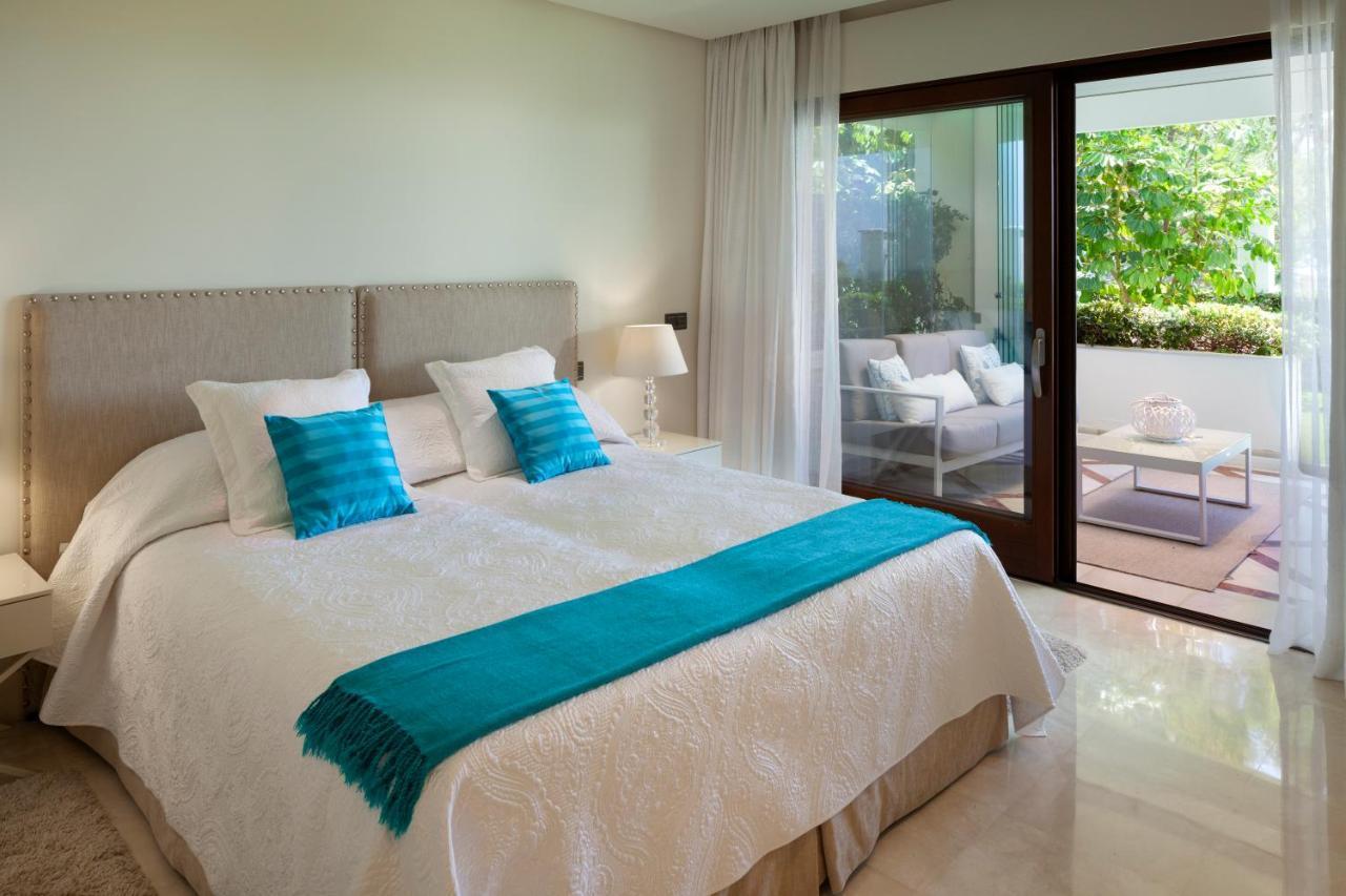 Apartment Frontline Ground Floor With Private Garden, Doncella Beach. *
