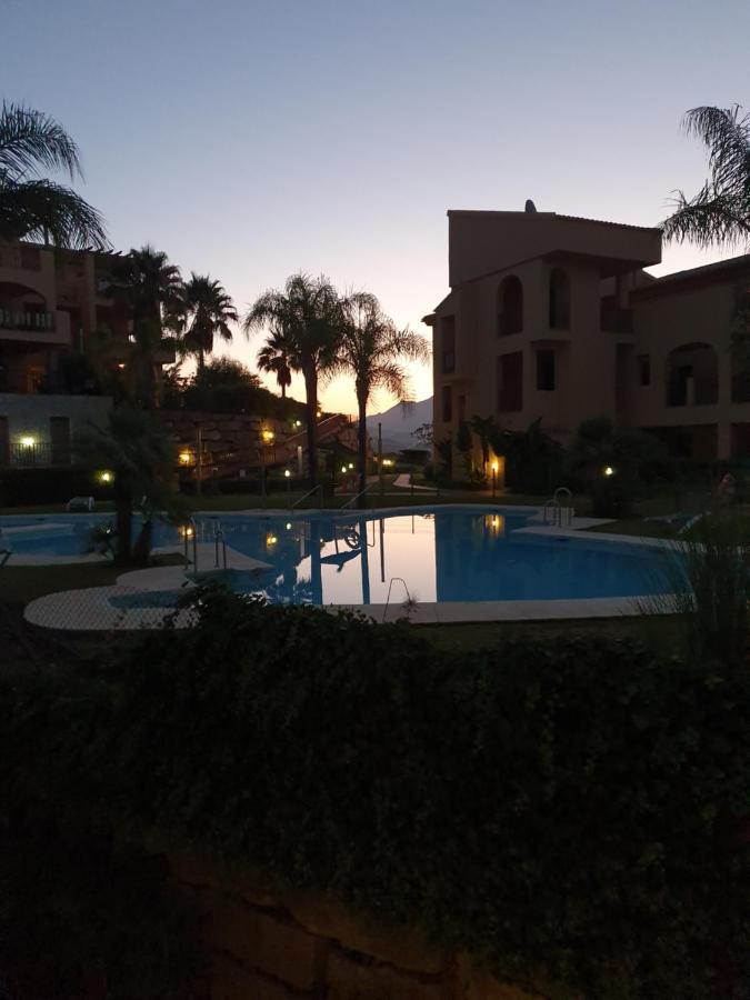 Luxury In Benahavis With Amazing Views *