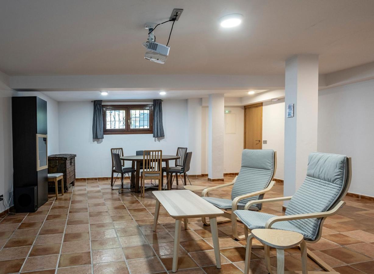 Tadawn Literary Coliving Bed & Breakfast