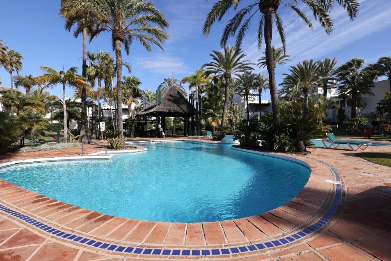 Frontline Paradise Townhouse *
