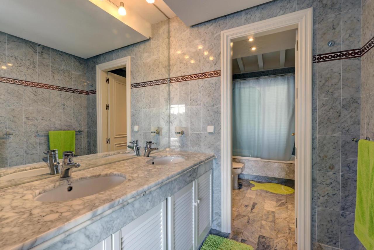 Frontline Paradise Townhouse