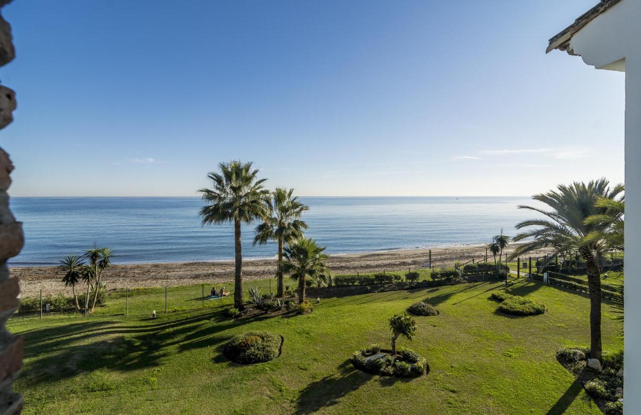 Apartment Hb - Comfortable Beachfront Holiday Apartment Estepona