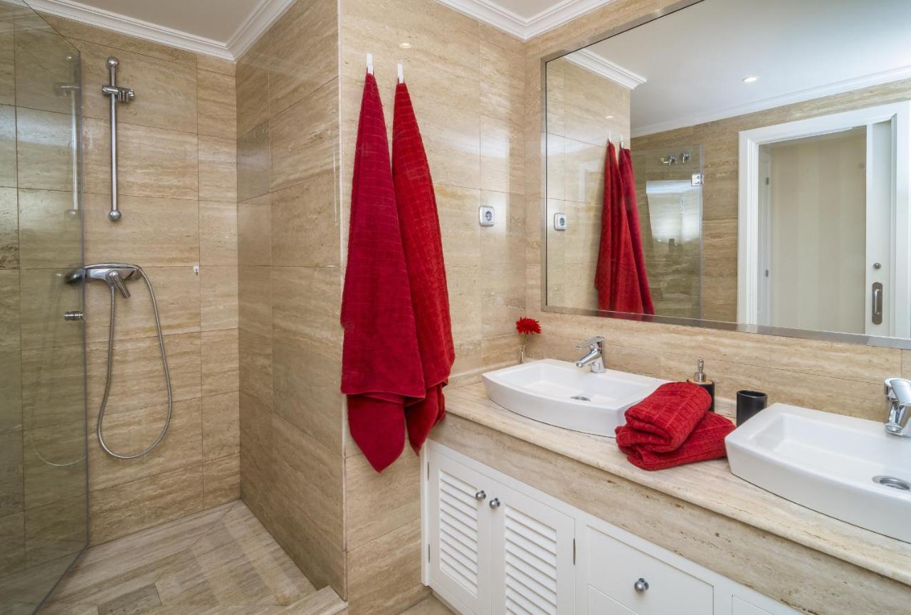 Hb - Comfortable Beachfront Holiday Apartment Apartment