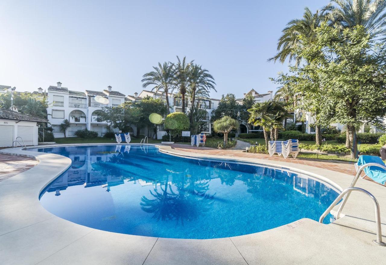 Hb - Comfortable Beachfront Holiday Apartment *