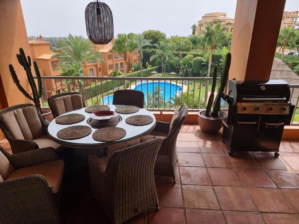 Benatalaya,heated Pool,saunas,gym Apartment Estepona