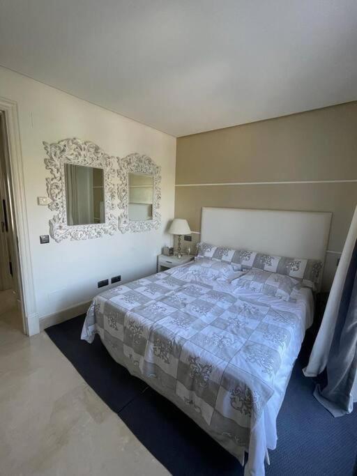 Luxurious And Light 3 Bedroom Penthouse Appartement Estepona